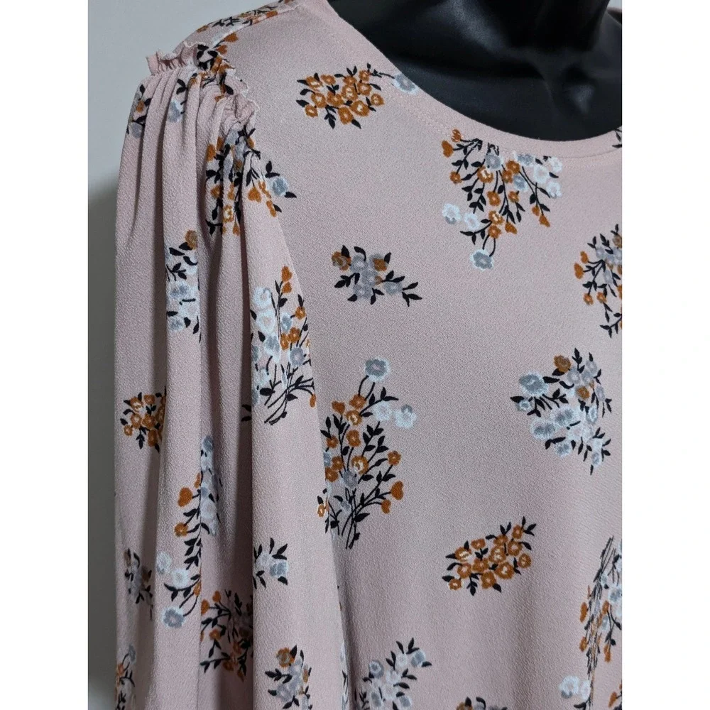 Worthington Floral Blouse Flutter Sleeve Top Lightweight Pink Small - Picture 4 of 6